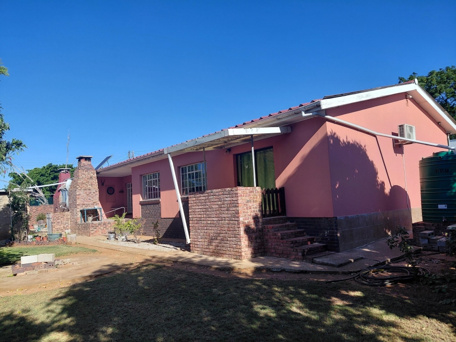 4 Bedroom Property for Sale in Bothasrus Eastern Cape